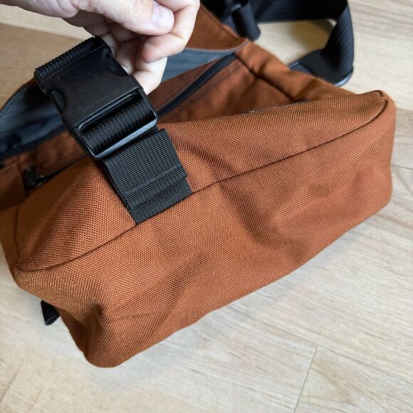 Tom Bihn Medium Cafe Bag Crossbody Burnt Orange Life Is A Verb Travel Ripstop - Picture 6 of 10